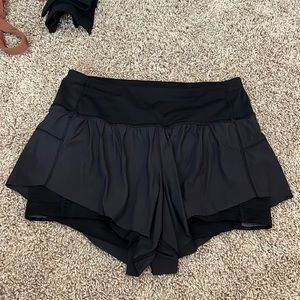 black lulu lemon shorts